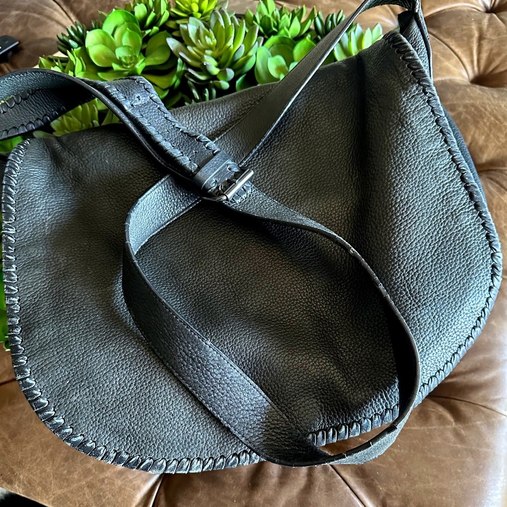 John Varvatos Soft Pebble Grain Leather Messenger Bag - Black